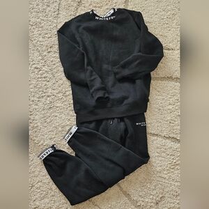White fox sweatshirt and sweatpants set